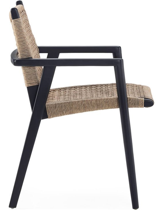 Chaise tressée au style naturel