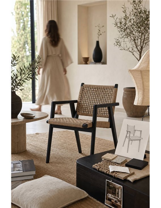 Chaise en teck et fibre tressée