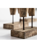 Statue en bois marron patiné