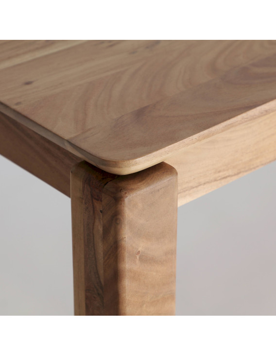 Table en bois massif esprit naturel
