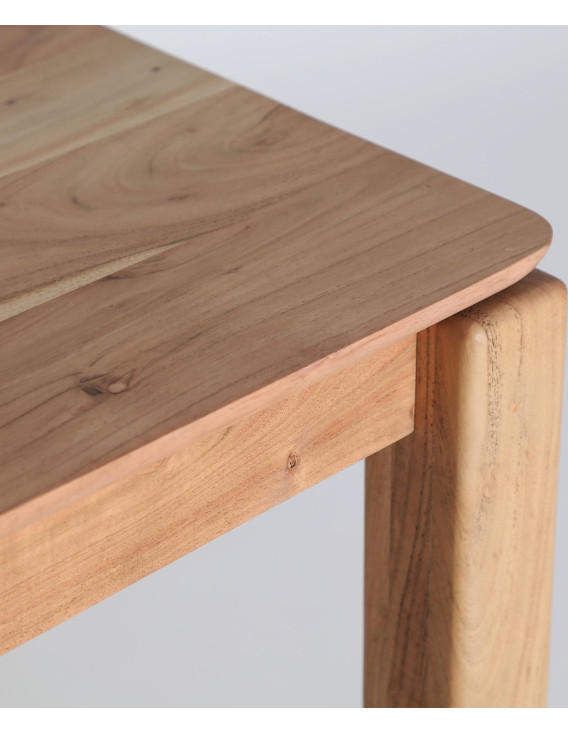 Table à manger élégante et simple