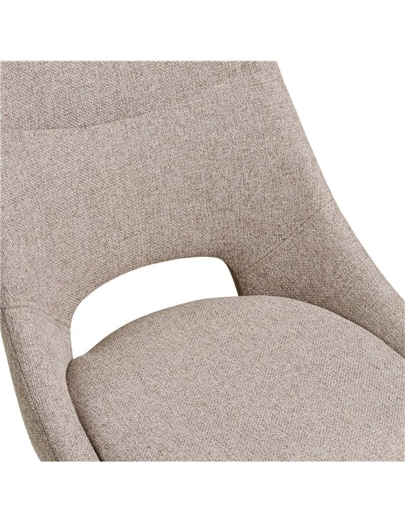 Chaise beige avec dossier enveloppant