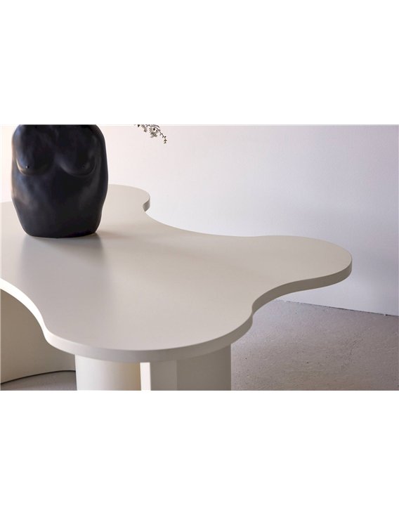 Table basse avec plateau aux lignes douces