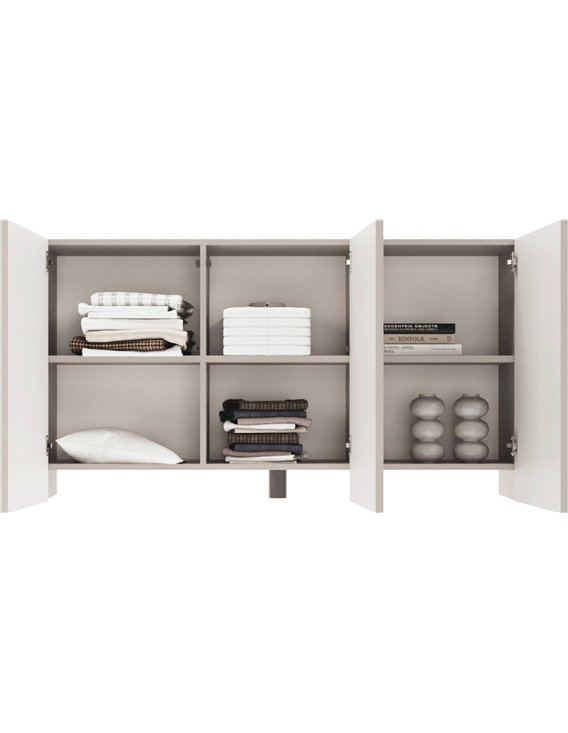 Buffet trois portes arquées beige ouvert, étagères garnies de linge et de livres