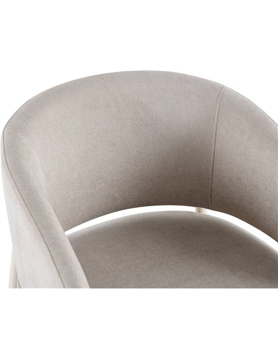 Chaise tapissée enveloppante beige crème, détail du dossier en tissu lisse