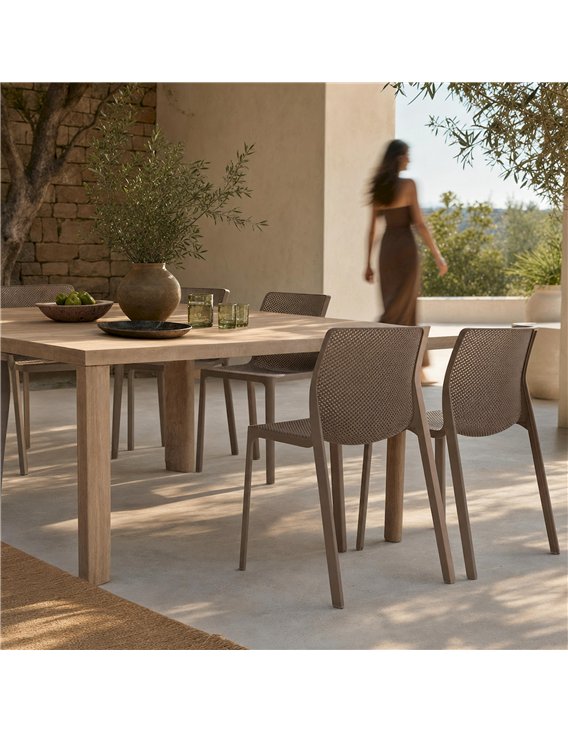 Chaise de jardin ajourée empilable