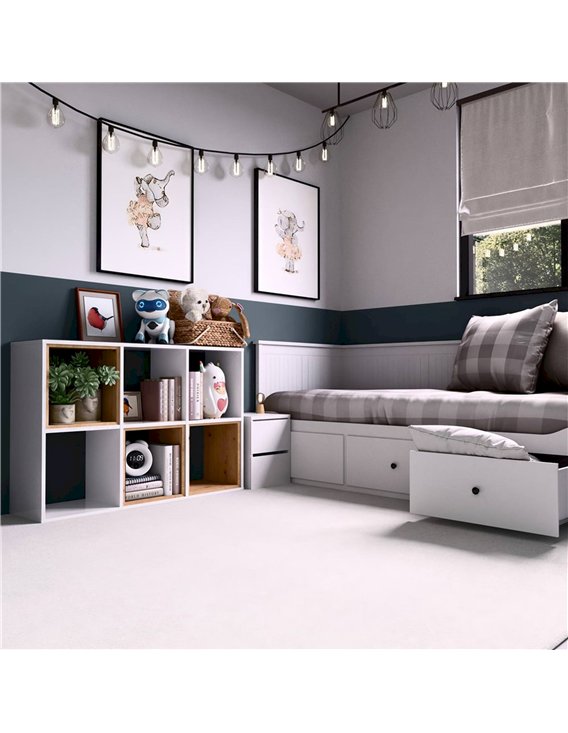 Étagère ouverte 6 niches modulable blanche et bois clair près d'un lit dans une chambre