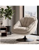 Fauteuil pivotant rétro enveloppant crème en situation près d'une plante verte