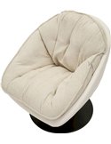 Fauteuil pivotant rétro enveloppant crème vu en plongée, dossier capitonné