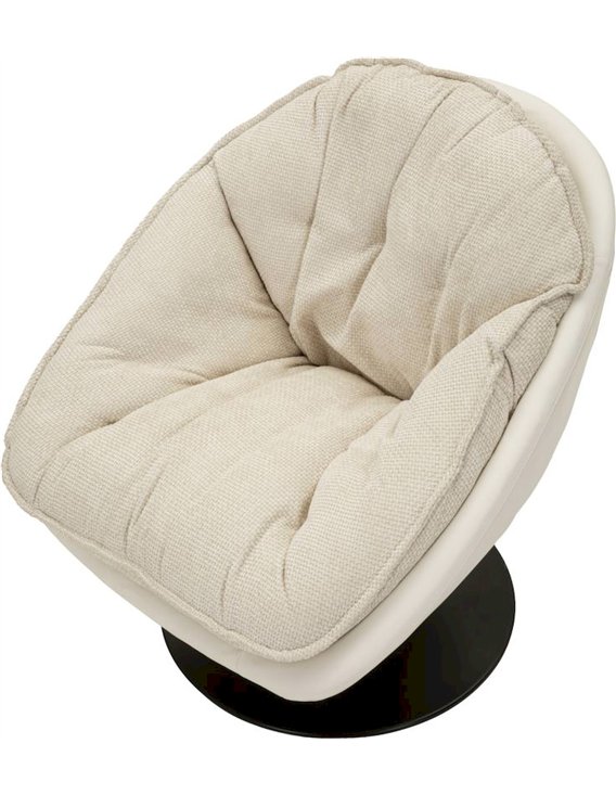 Fauteuil pivotant rétro enveloppant crème vu en plongée, dossier capitonné
