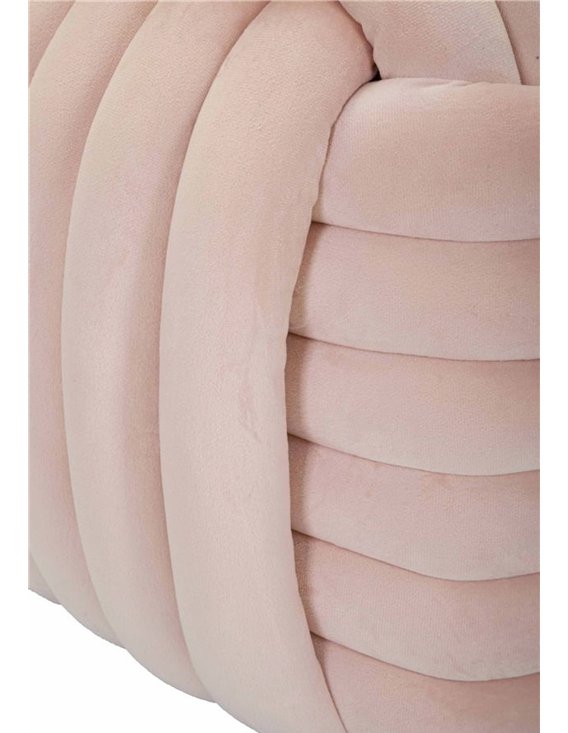 Pouf capitonné sculptural en velours rose pâle, gros plan sur les cordons superposés