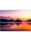 Tableau château sur un lac de montagne vu de face, reflet dans l'eau