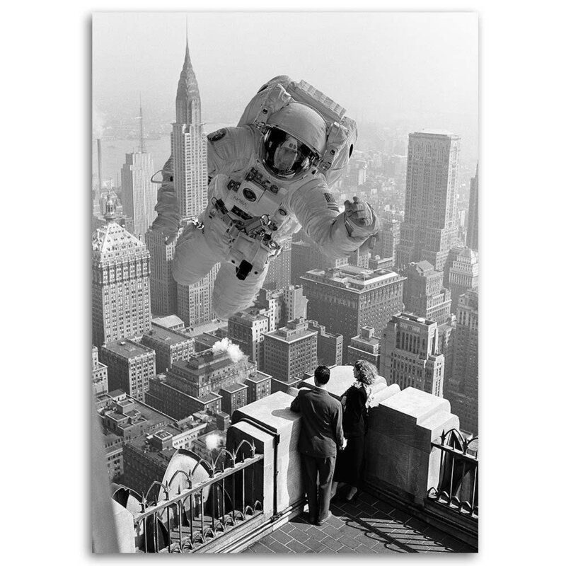 Tableau abstraction d'astronaute géant, vue de face avec la ville new-yorkaise en arrière-plan