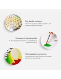 Pots de peinture, pinceaux et argumentaires sur les couleurs et la qualité des pinceaux