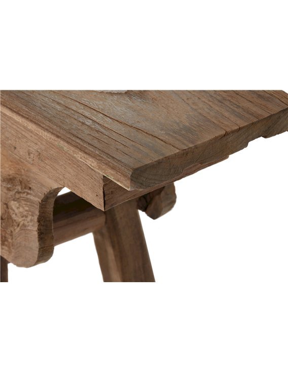 Banc pratique en bois pour se déchausser