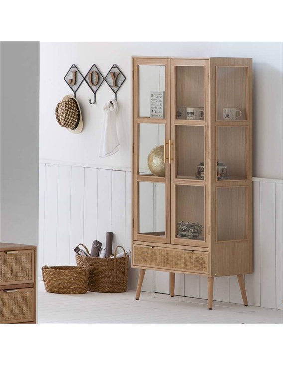 meuble vitrine MDF et cannage ambiance chaleureuse